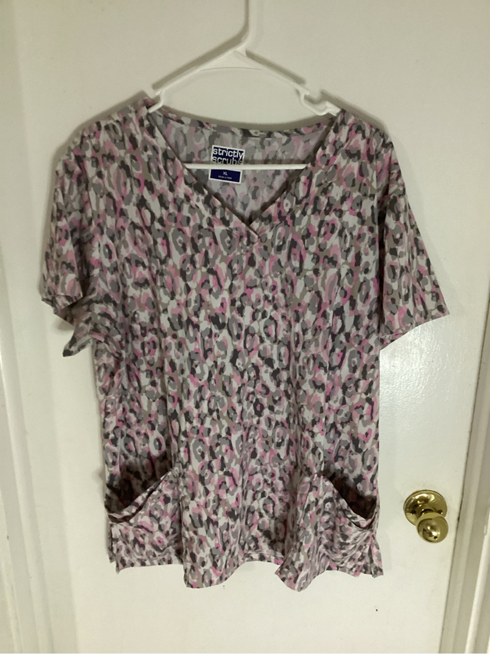 Strictly Scrubs Stretch XL Animal Print Scrub Top Size XL